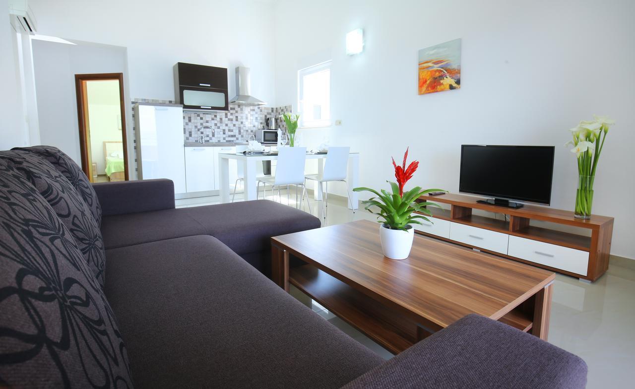 Apartments Nemira Exclusive أوميس المظهر الخارجي الصورة